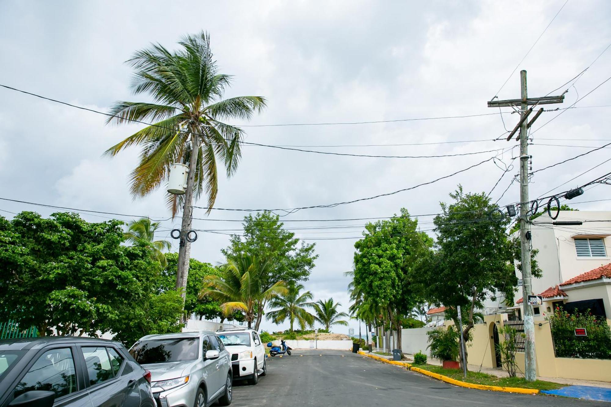 Numero Uno Beach Apartments San Juan Esterno foto
